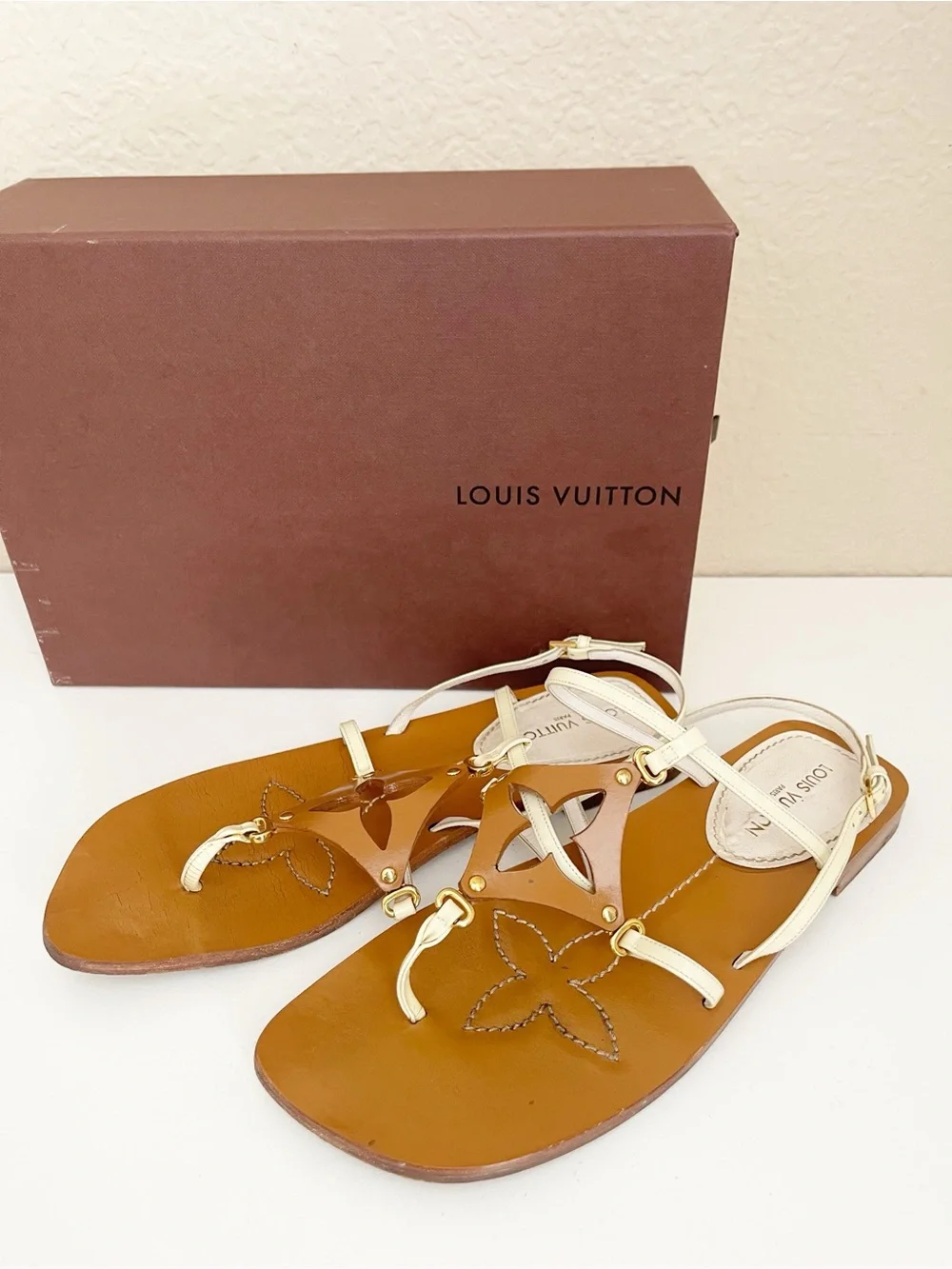 Louis Vuitton pre strappy cream